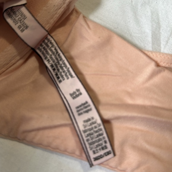 Victoria Secret peach Bra Body by Victoria Front Closure  Underwire 36DD - Picture 6 of 7